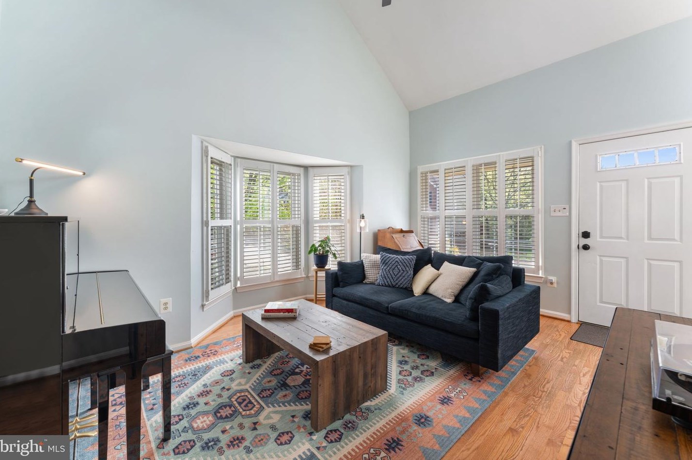 9372 Peter Roy Ct, Springfield VA  22015-4249 exterior