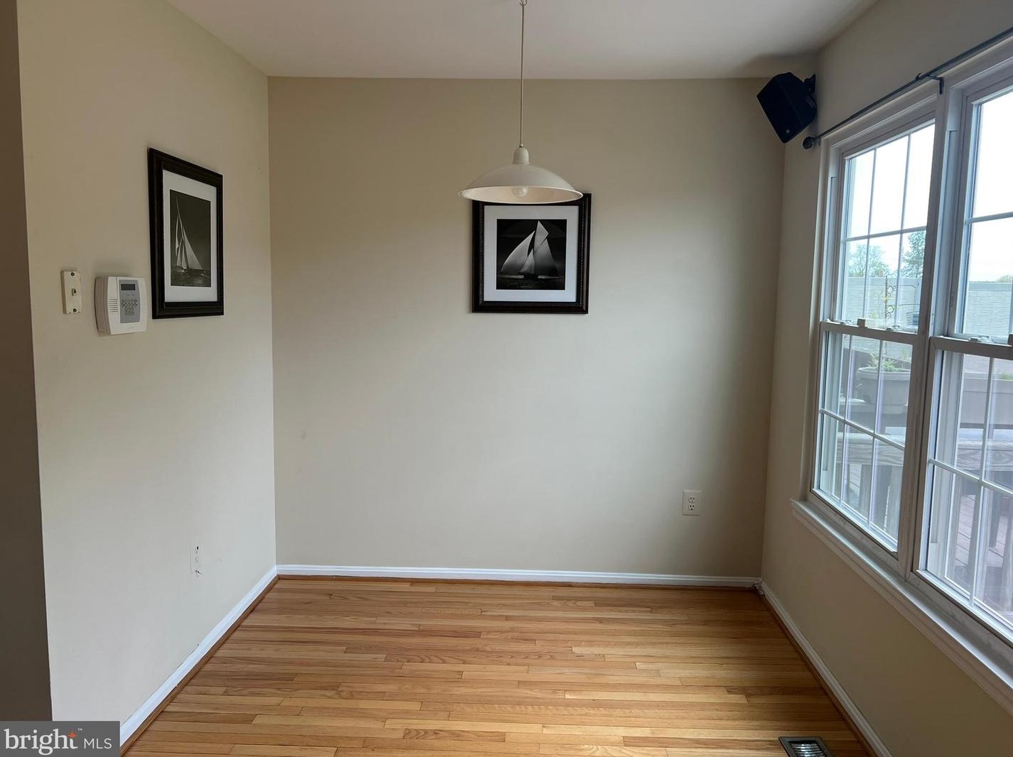 6831 Cottingham Ln, Centreville VA  20121-2535 exterior