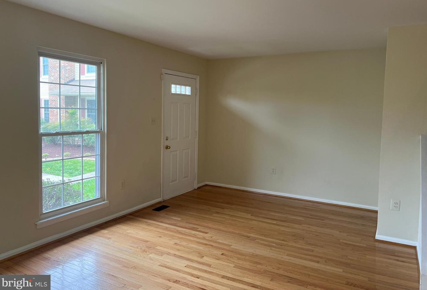 6831 Cottingham Ln, Centreville VA  20121-2535 exterior