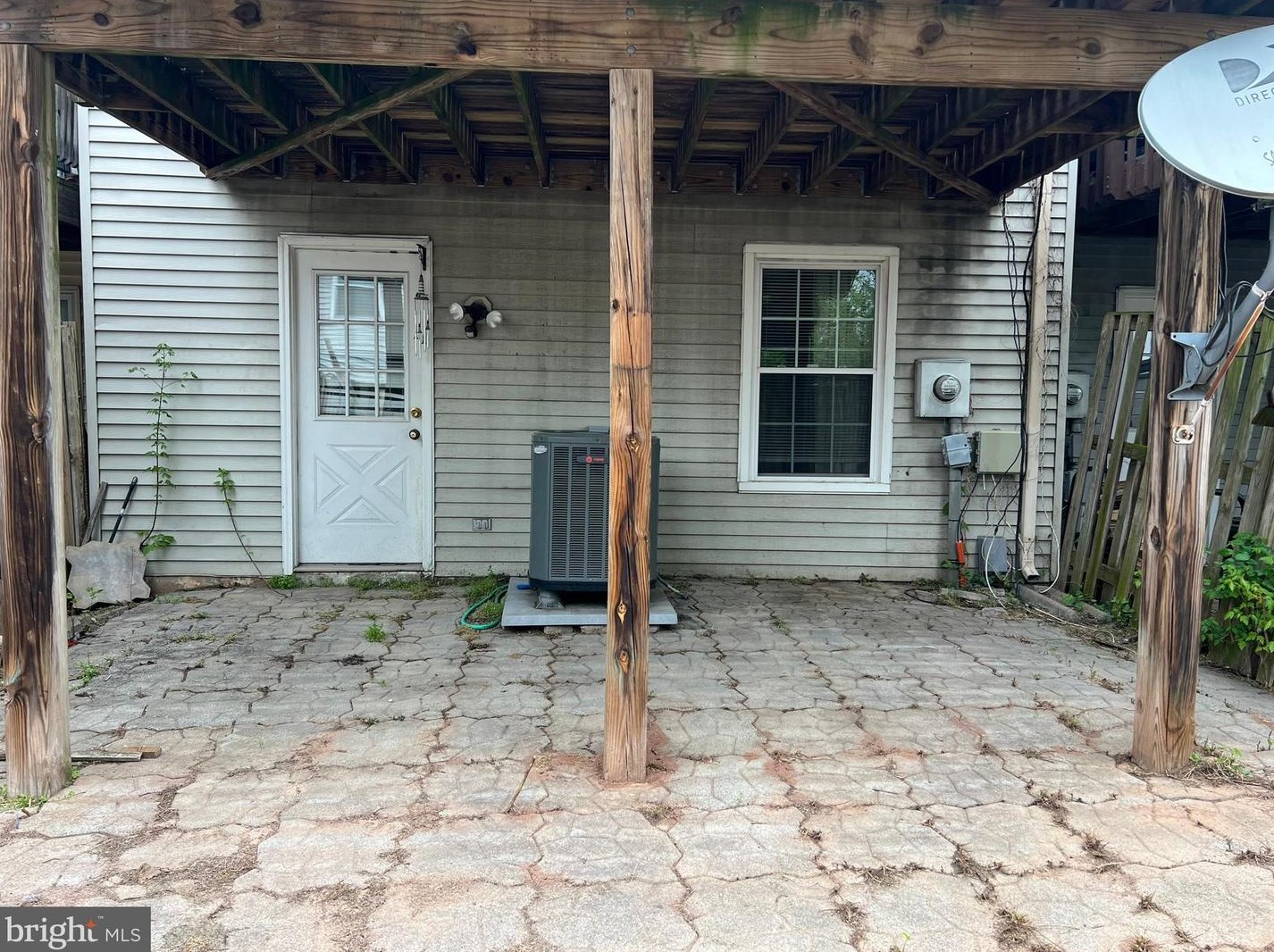 6831 Cottingham Ln, Centreville VA  20121-2535 exterior