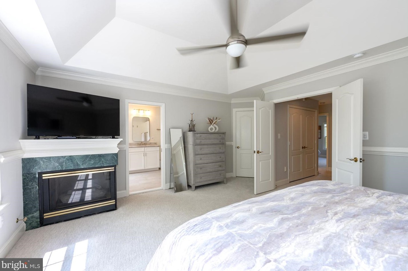 4020 Rosemeade Dr, Fairfax VA  22033-2872 exterior