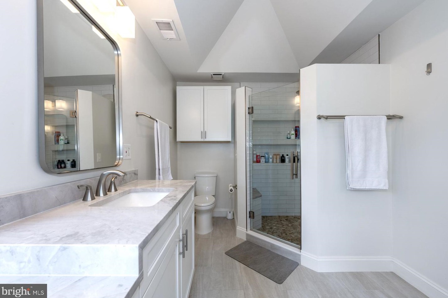 4020 Rosemeade Dr, Fairfax VA  22033-2872 exterior