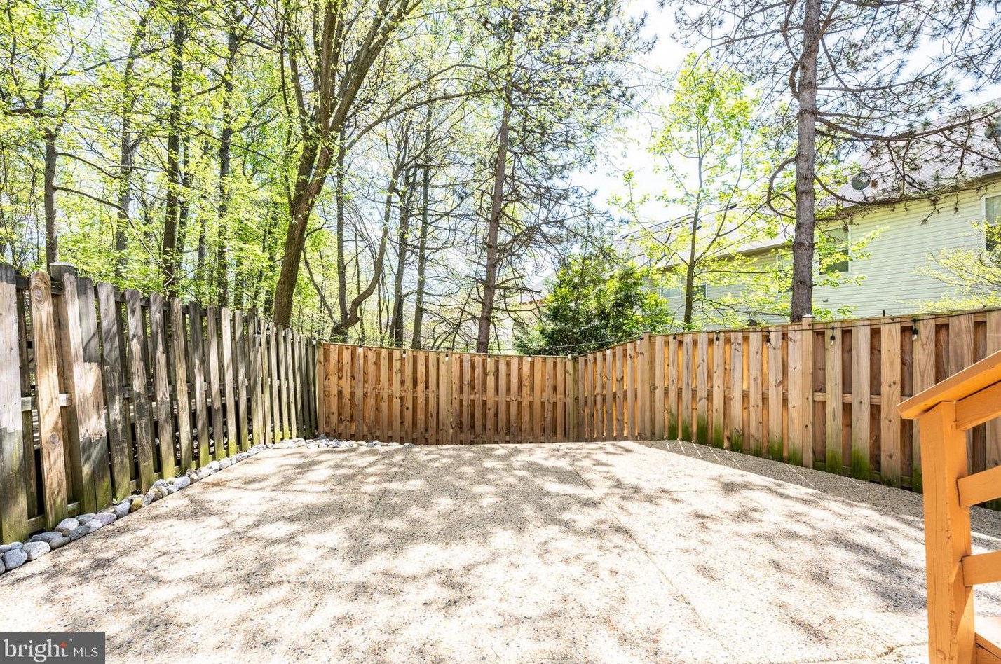 4020 Rosemeade Dr, Fairfax VA  22033-2872 exterior