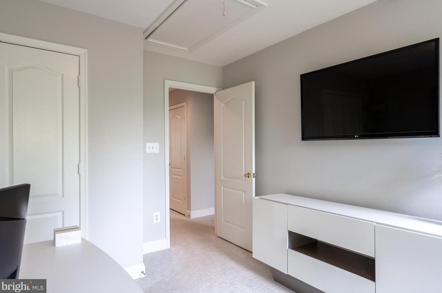 4020 Rosemeade Dr, Fairfax VA  22033-2872 exterior