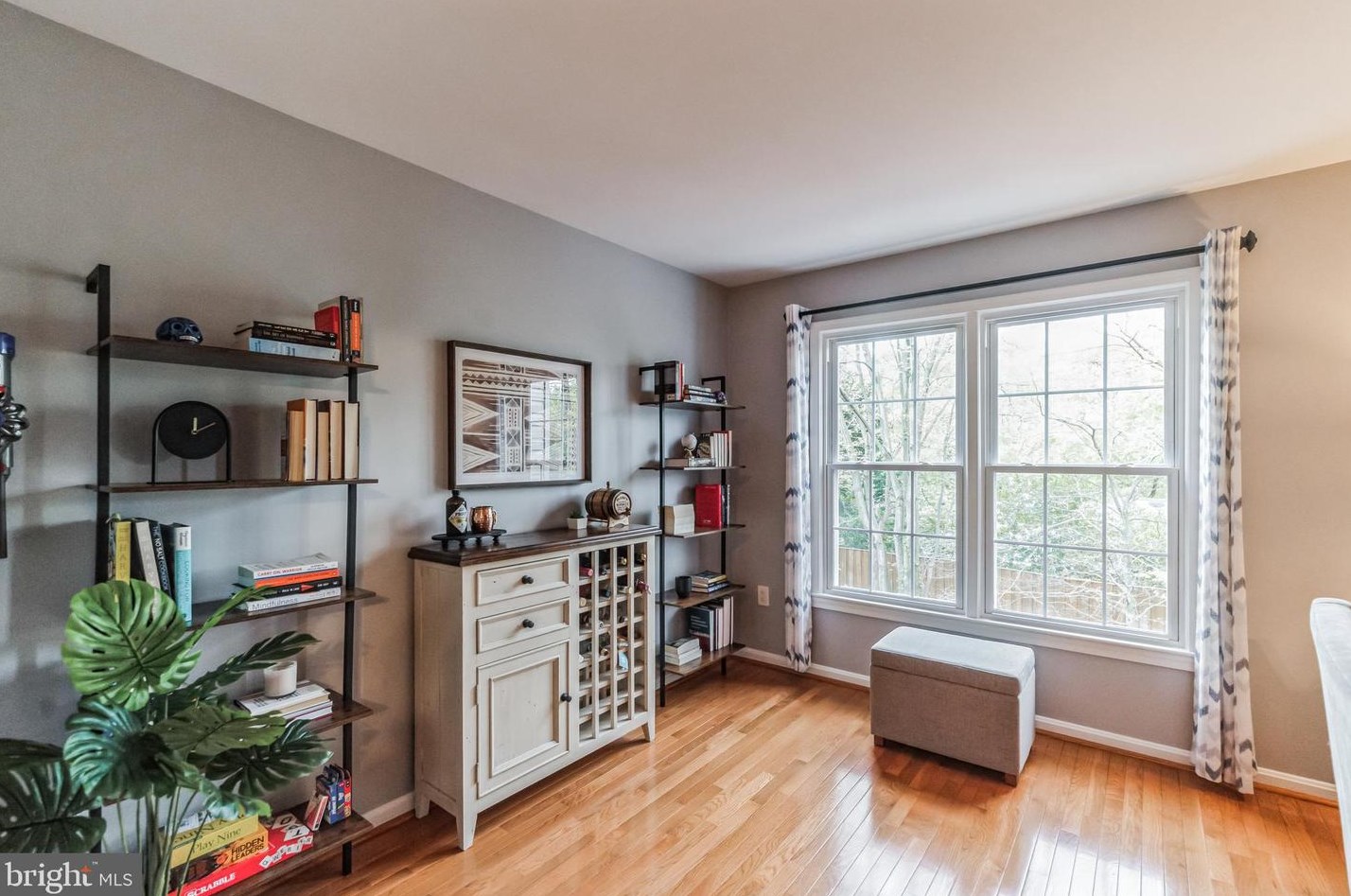 7302 Eggar Woods Ln, Springfield VA  22153-2012 exterior