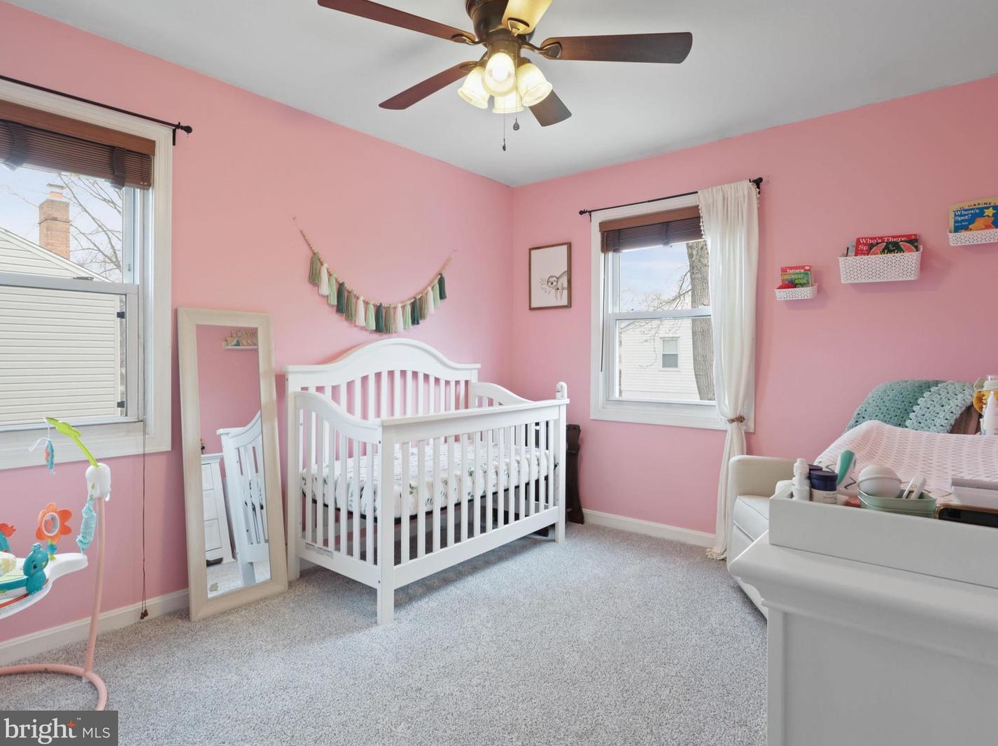 5655 Fenwick Dr, Alexandria VA  22303-1550 exterior