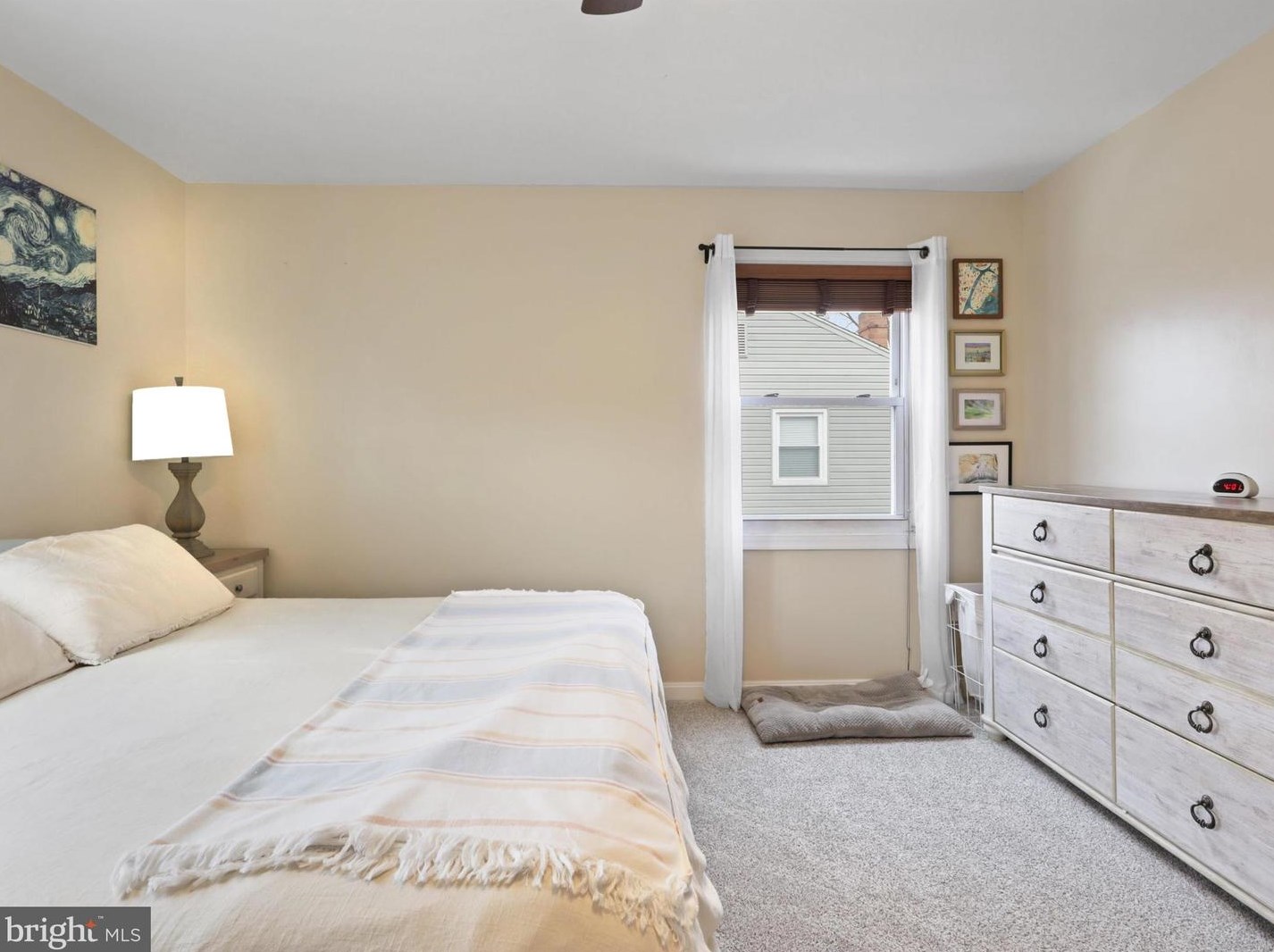 5655 Fenwick Dr, Alexandria VA  22303-1550 exterior