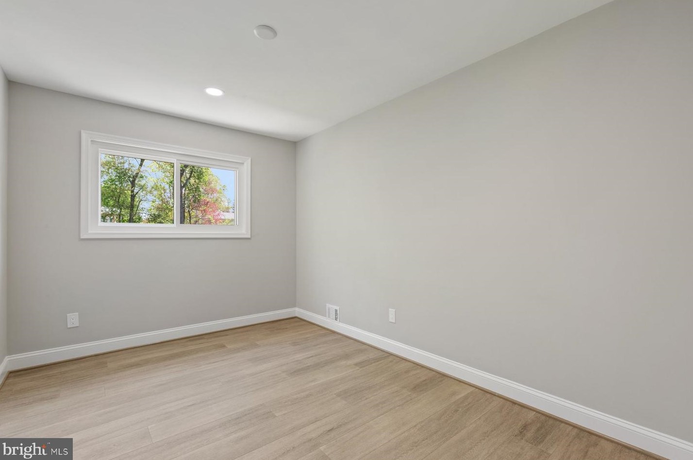 3331 Mansfield Rd, Falls Church VA  22041-1709 exterior