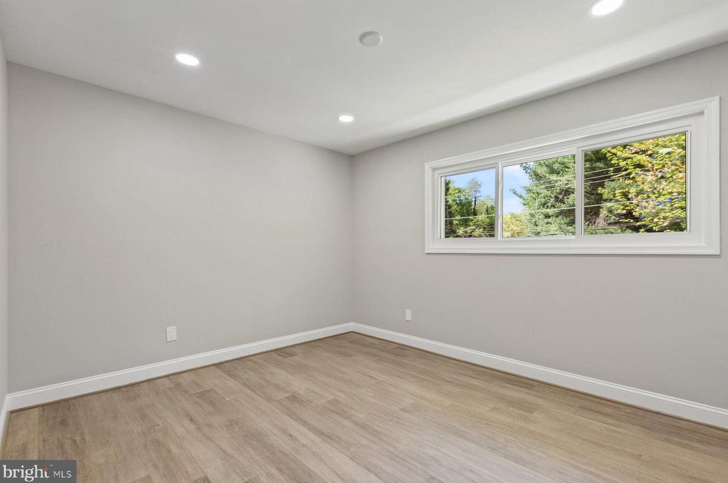 3331 Mansfield Rd, Falls Church VA  22041-1709 exterior