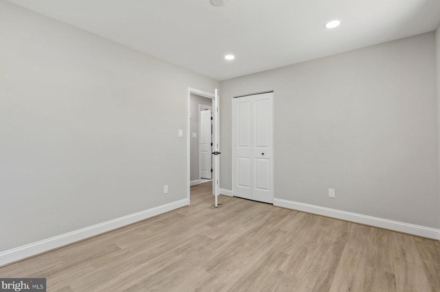 3331 Mansfield Rd, Falls Church VA  22041-1709 exterior