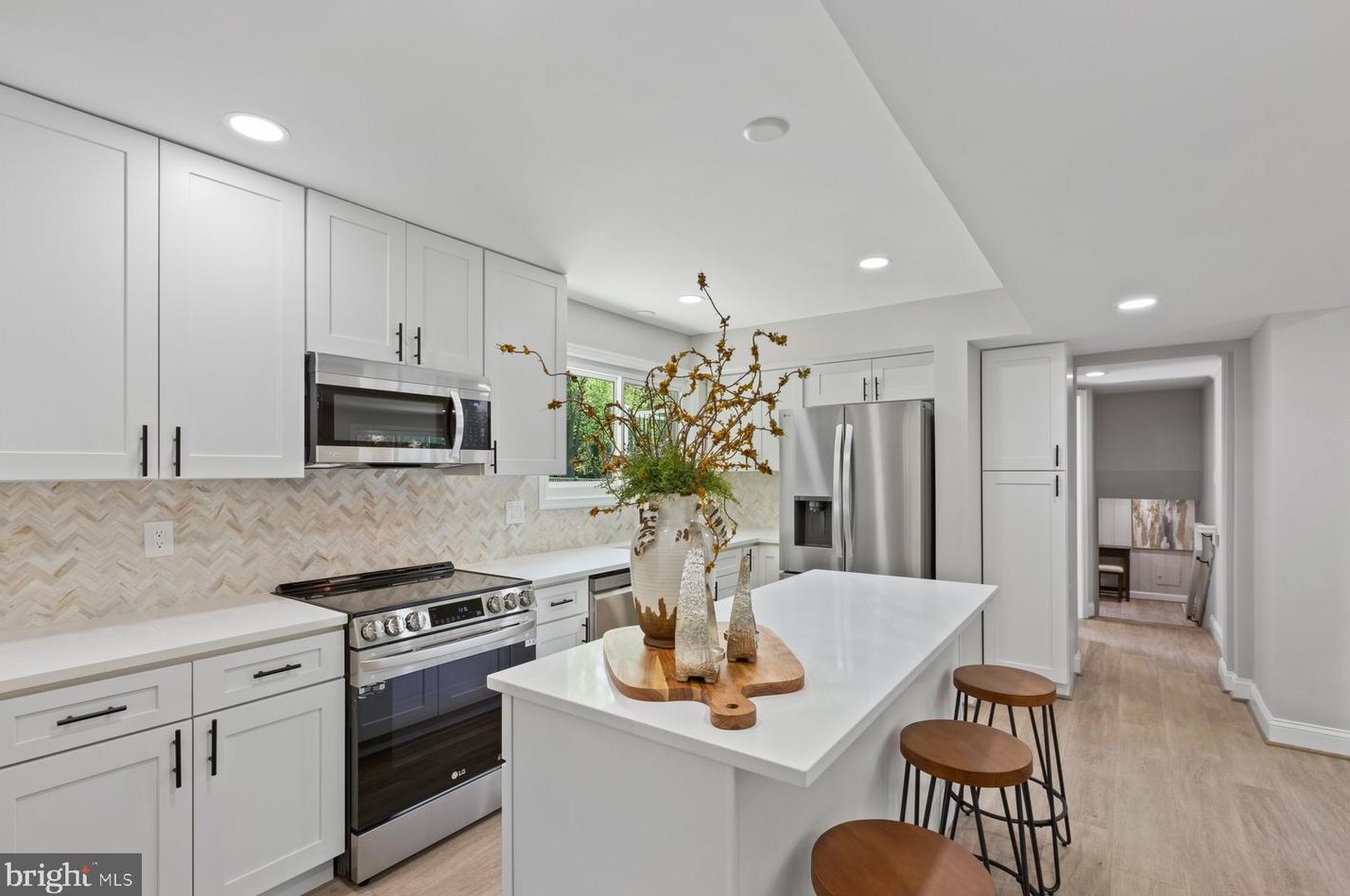 3331 Mansfield Rd, Falls Church VA  22041-1709 exterior