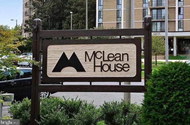 6800 Fleetwood Rd, Mc Lean VA  22101-3604 exterior