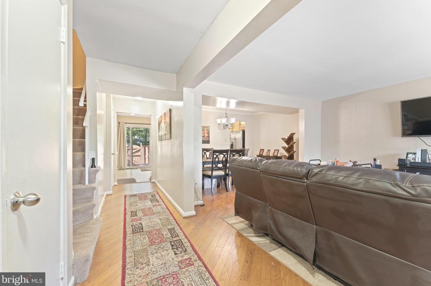 8054 Powderbrook Ln, Springfield VA  22153-2926 exterior