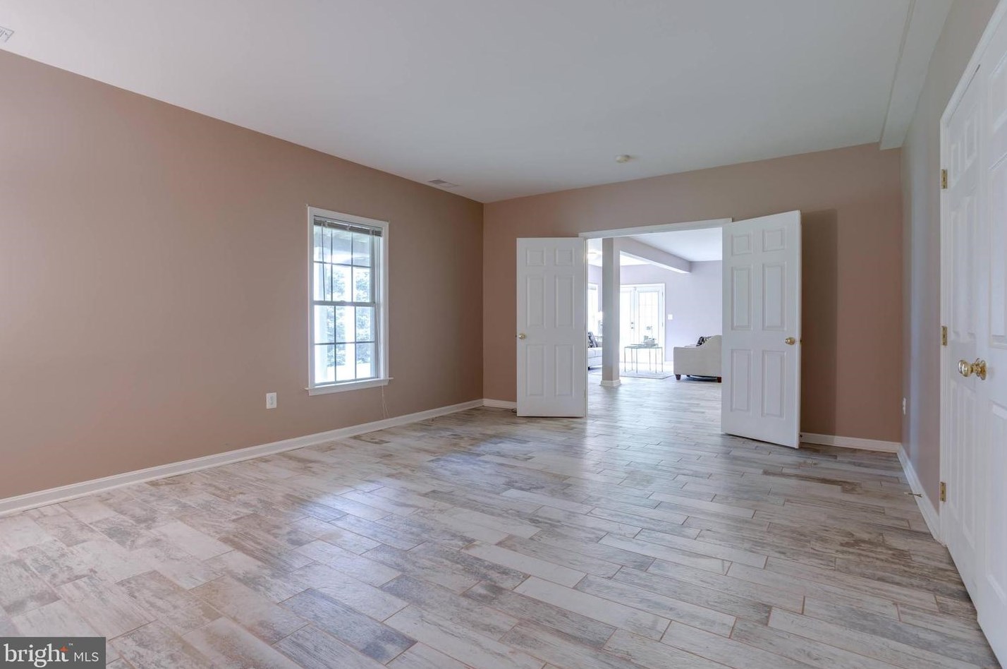 5193 Ox Rd, Fairfax VA  22030-4515 exterior