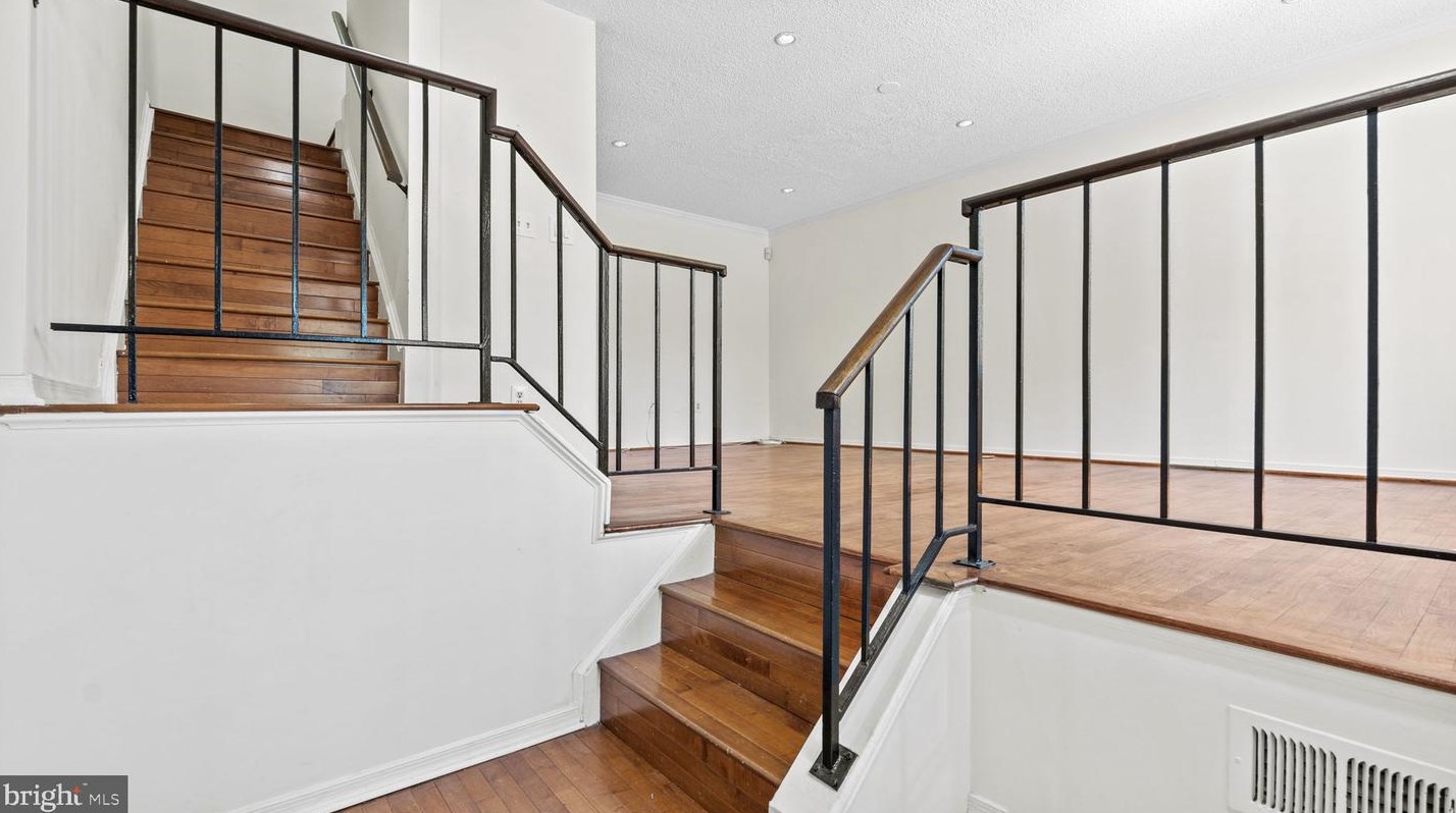 8903 Waites Way, Lorton VA  22079-1734 exterior