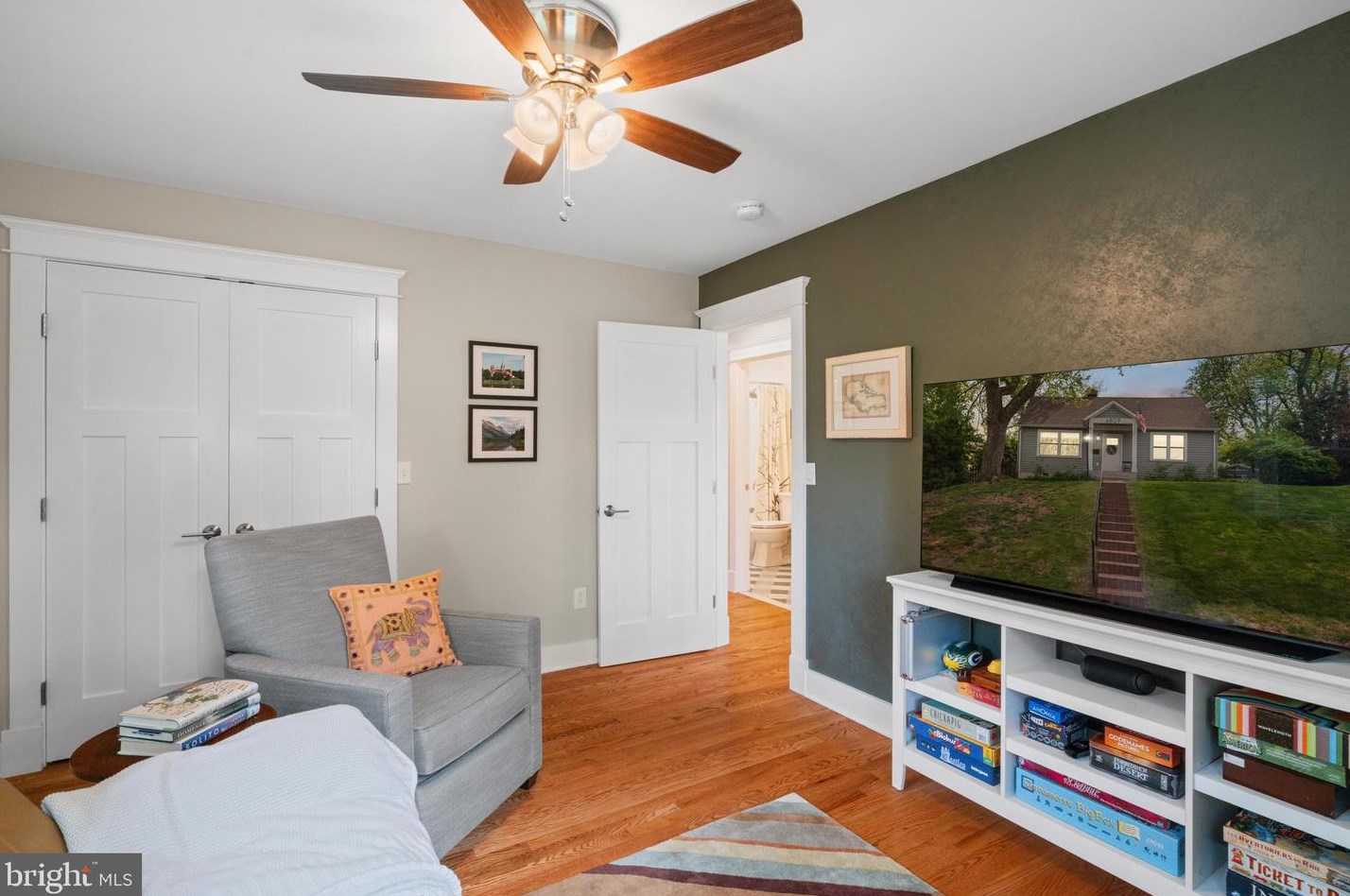 6809 Gouthier Rd, Falls Church VA  22042-2708 exterior