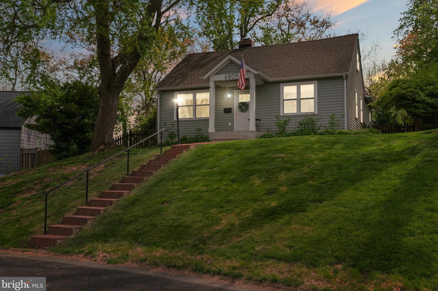 6809 Gouthier Rd, Falls Church VA  22042-2708 exterior