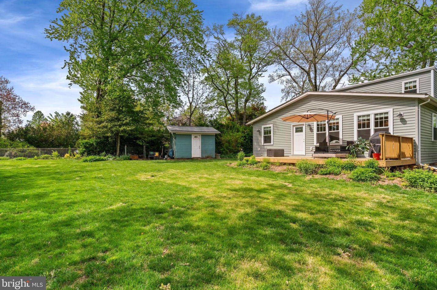 6809 Gouthier Rd, Falls Church VA  22042-2708 exterior