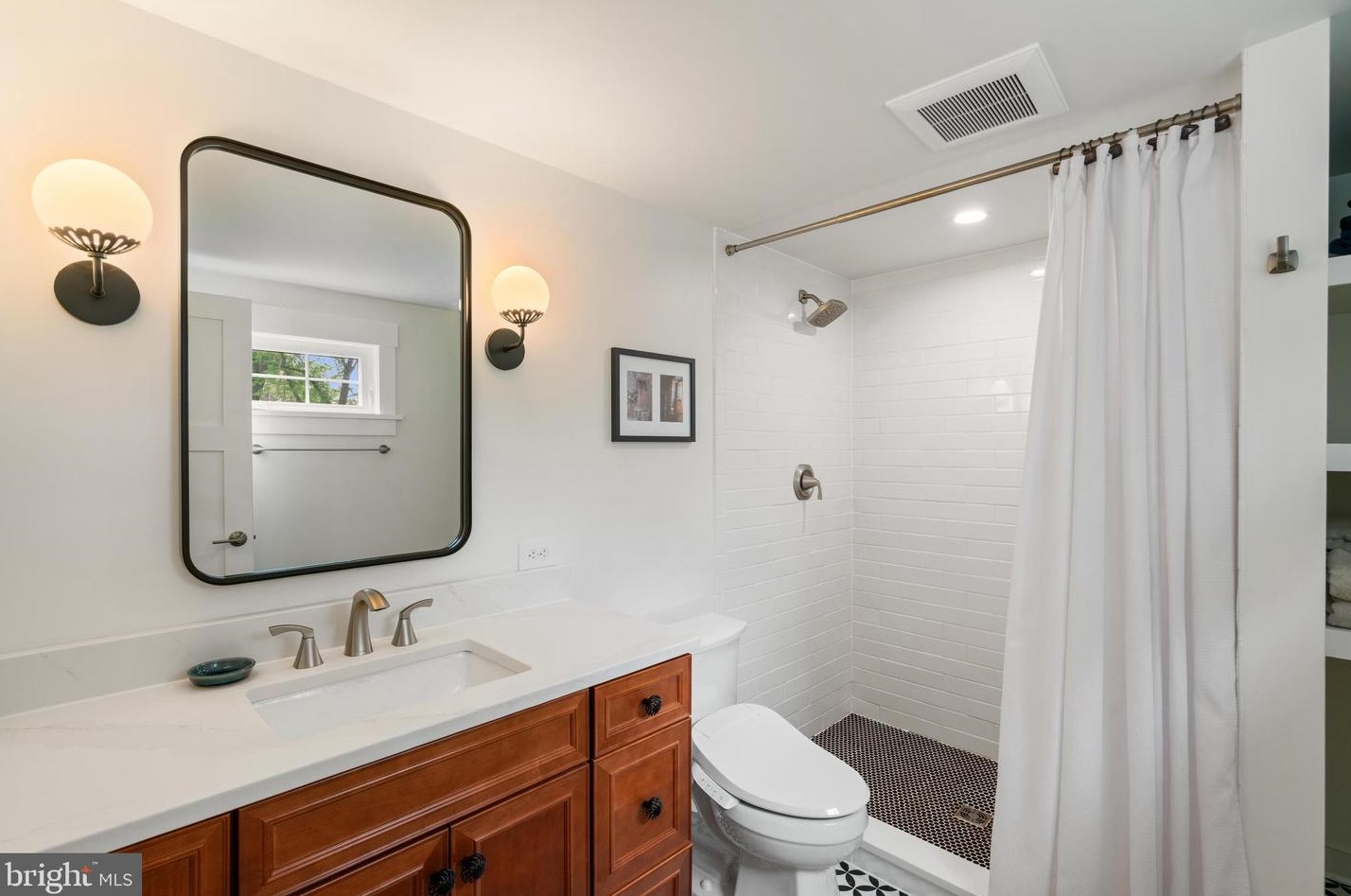 6809 Gouthier Rd, Falls Church VA  22042-2708 exterior