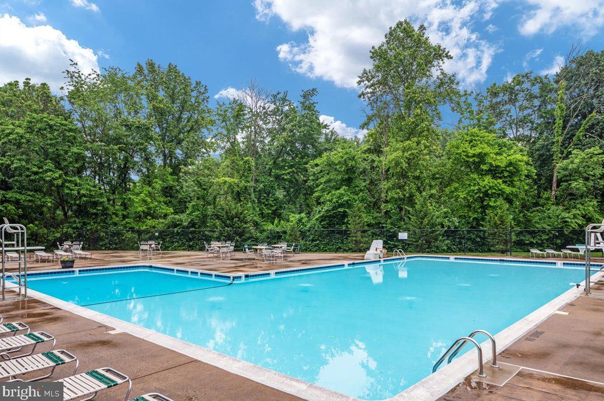 9773 High Water Ct, Springfield VA  22015-1877 exterior