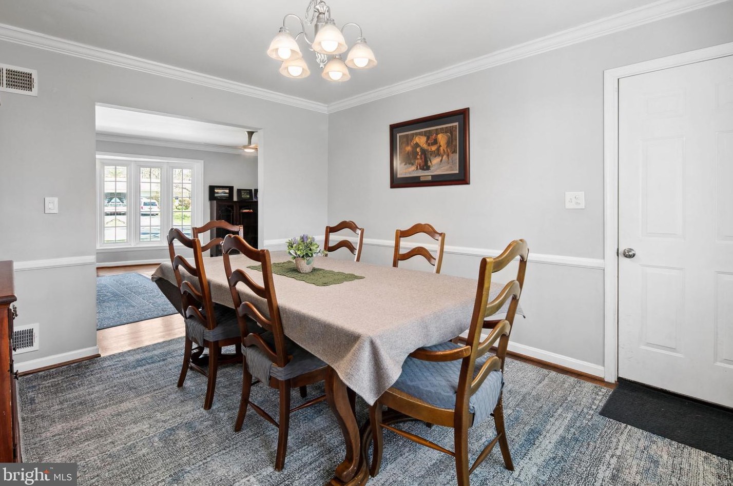 4413 Dolphin Ln, Alexandria VA  22309-3107 exterior