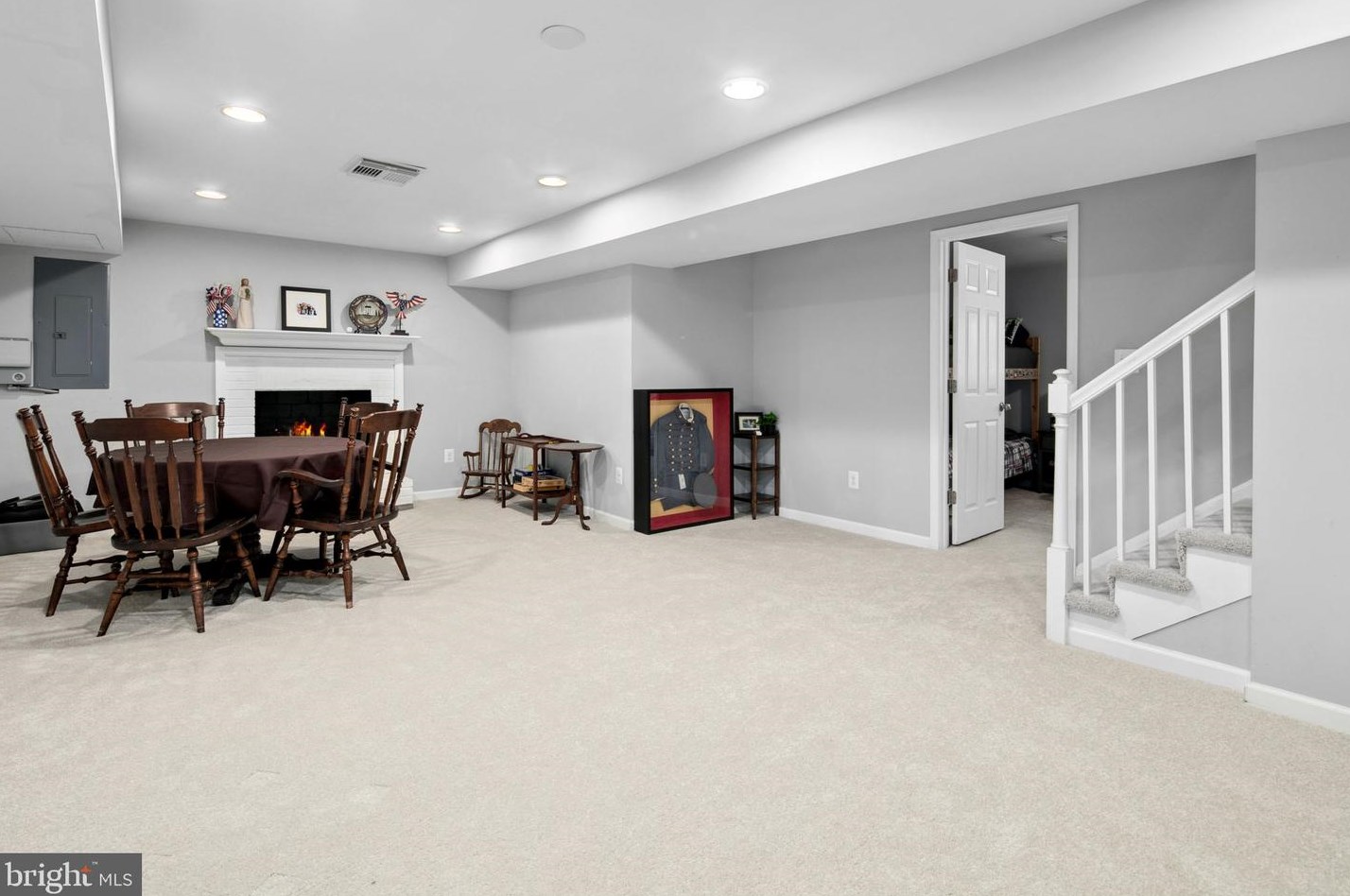 4413 Dolphin Ln, Alexandria VA  22309-3107 exterior