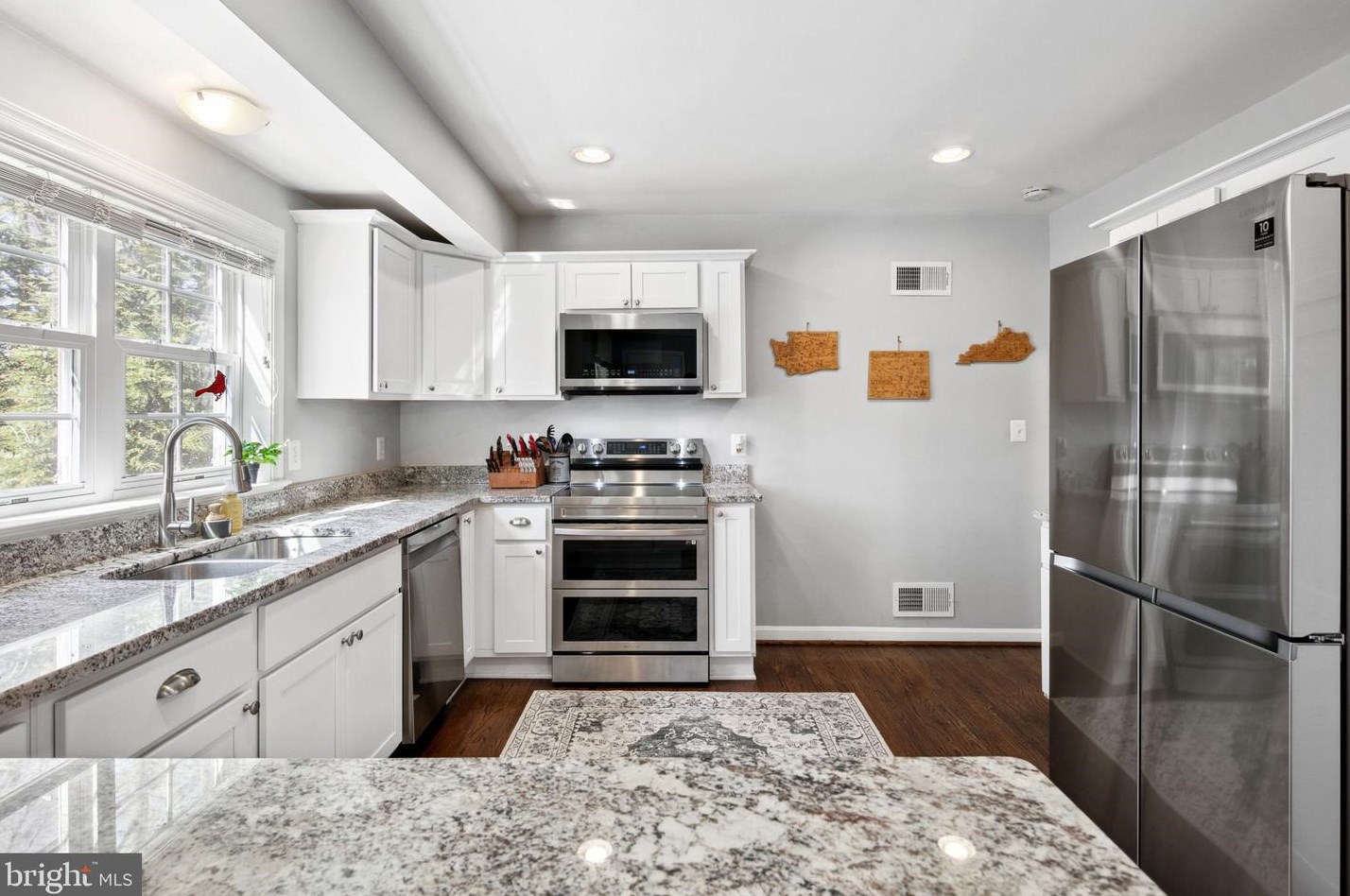 4413 Dolphin Ln, Alexandria VA  22309-3107 exterior