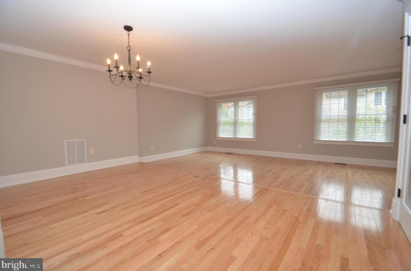 7765 Shootingstar Dr, Springfield VA  22152-3105 exterior