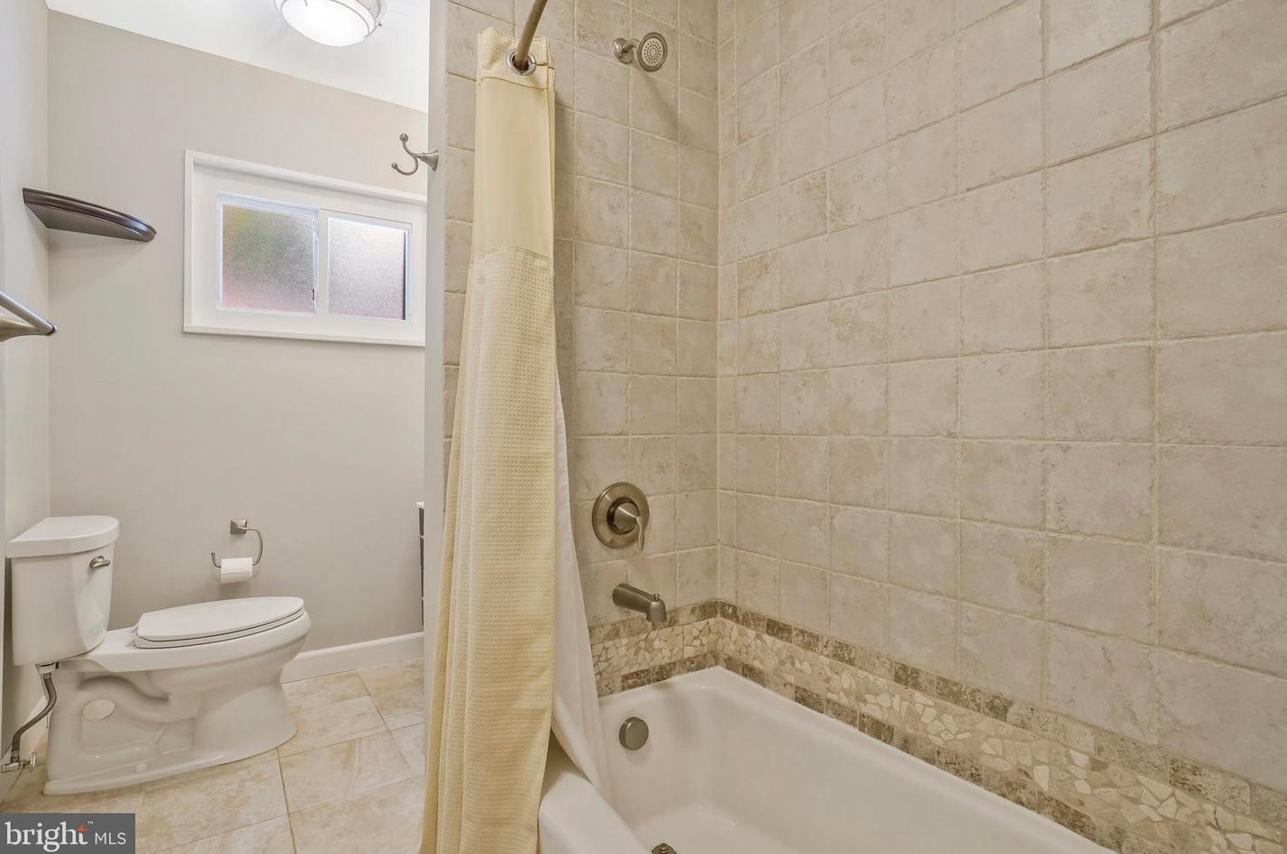 6246 Diamond Dr, Falls Church VA  22044-1501 exterior