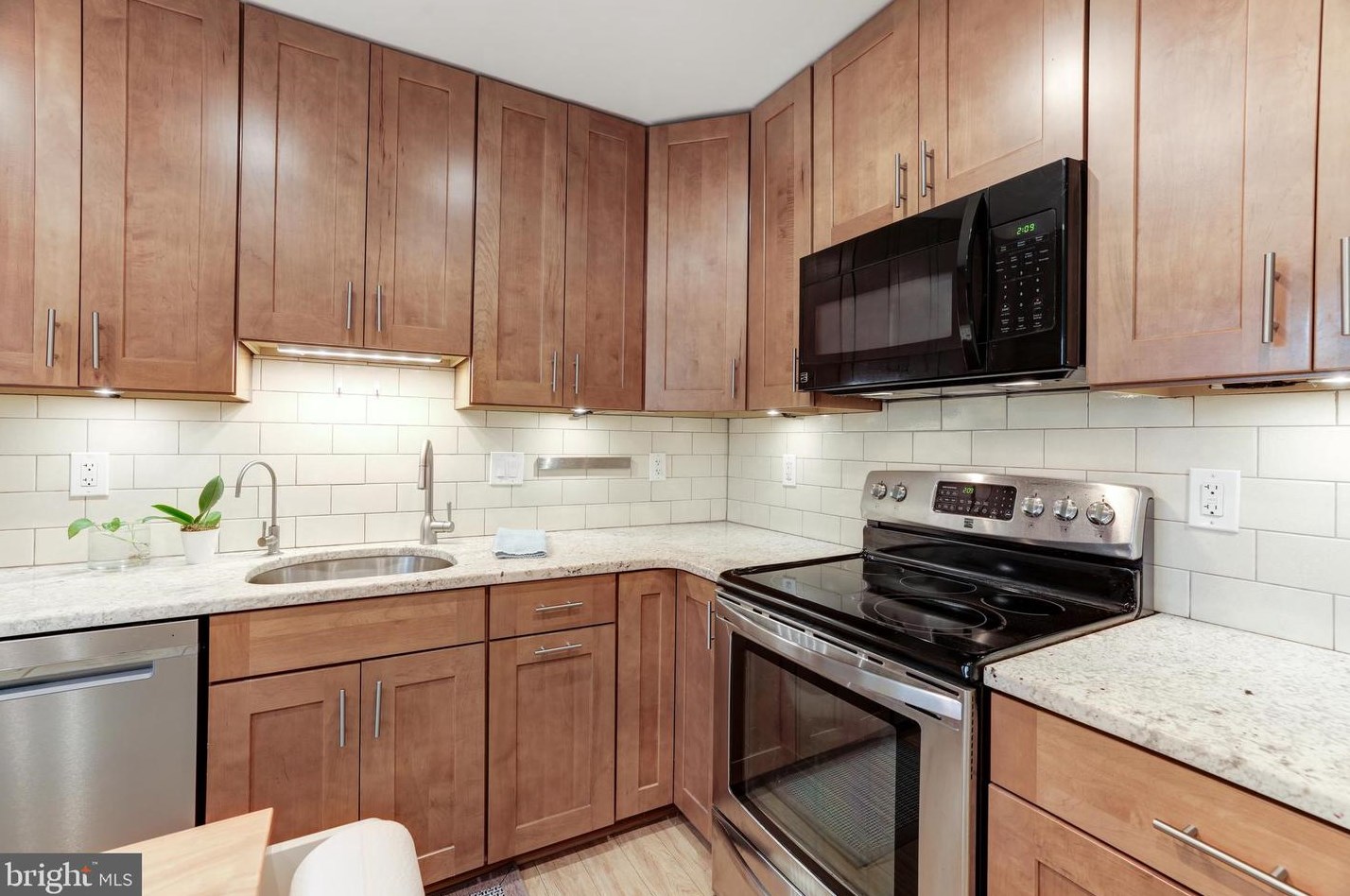 11340 Headlands Ct, Herndon VA  20191-3636 exterior