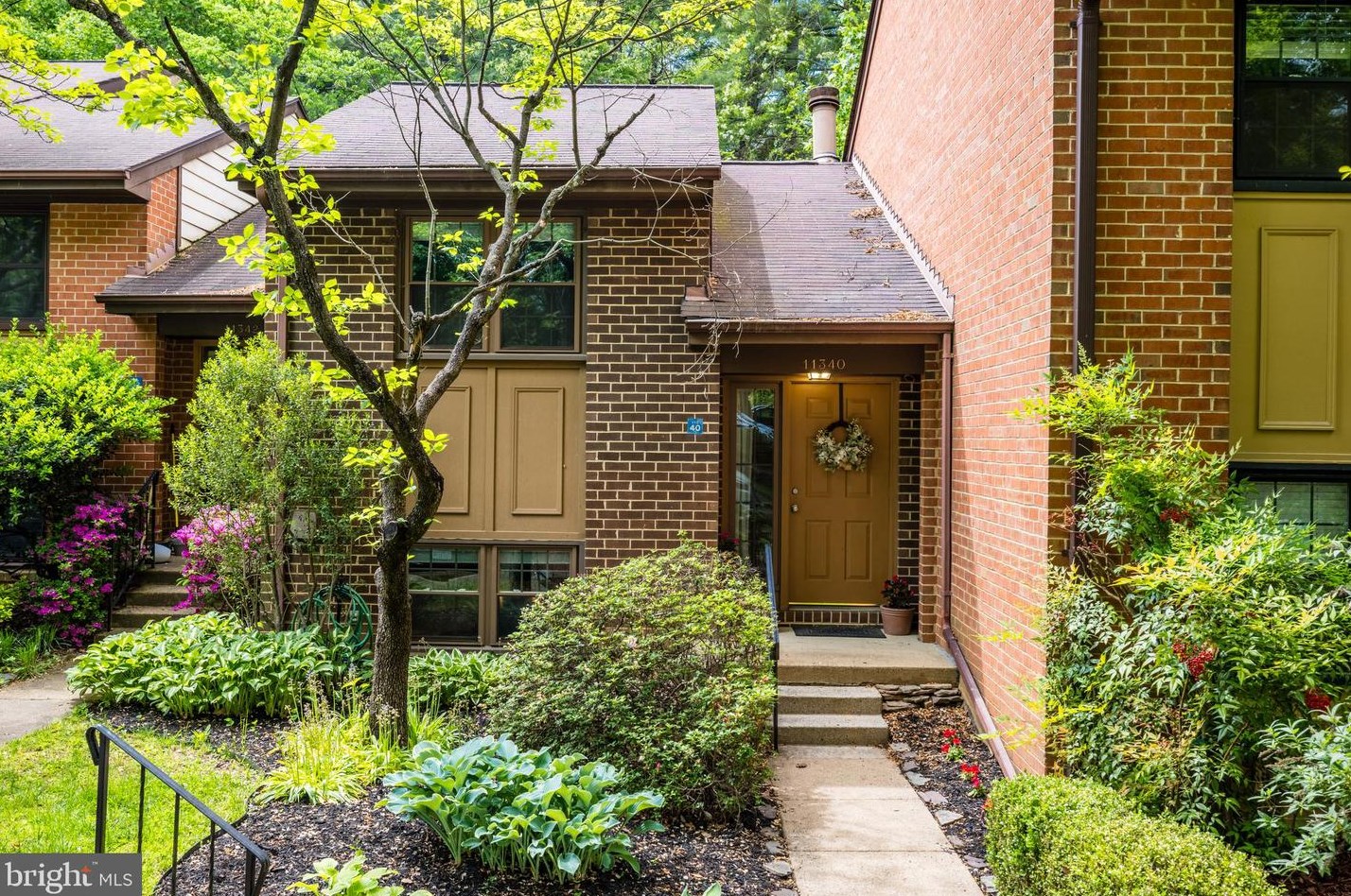 11340 Headlands Ct, Herndon VA  20191-3636 exterior