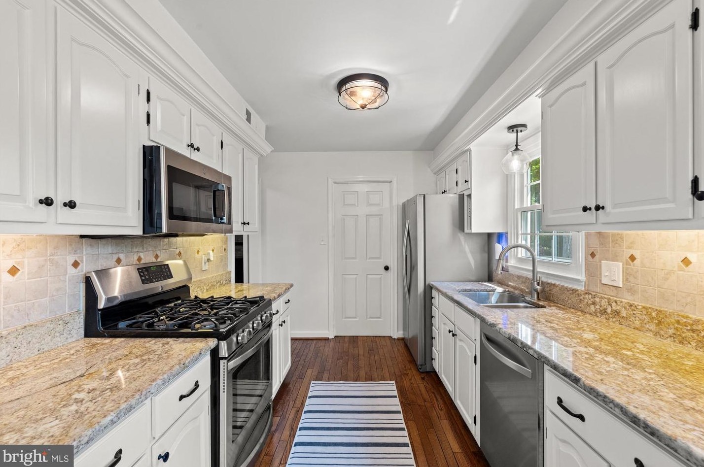 10904 Spurlock Ct, Fairfax VA  22032-3031 exterior