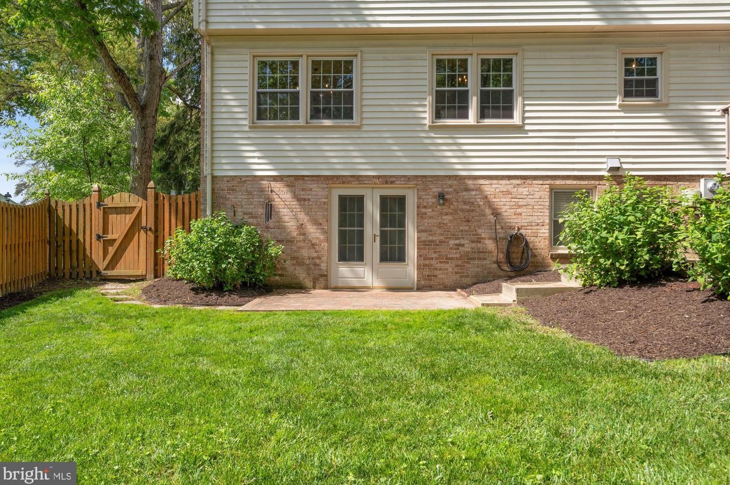10904 Spurlock Ct, Fairfax VA  22032-3031 exterior
