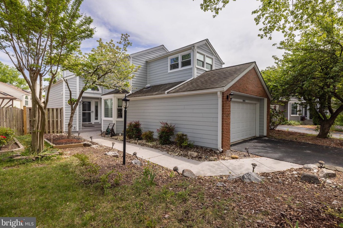 6015 Good Lion Ct, Alexandria VA  22315-4623 exterior