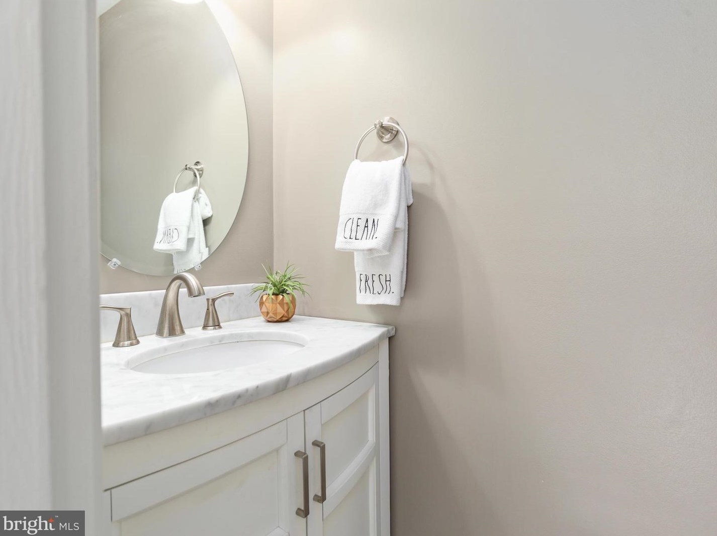 5850 Wescott Hills Way, Alexandria VA  22315-5623 exterior