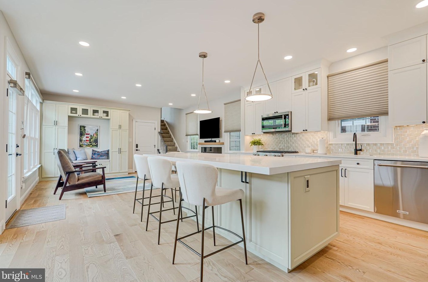 1405 Buena Vista Ave, Mc Lean VA  22101-3511 exterior