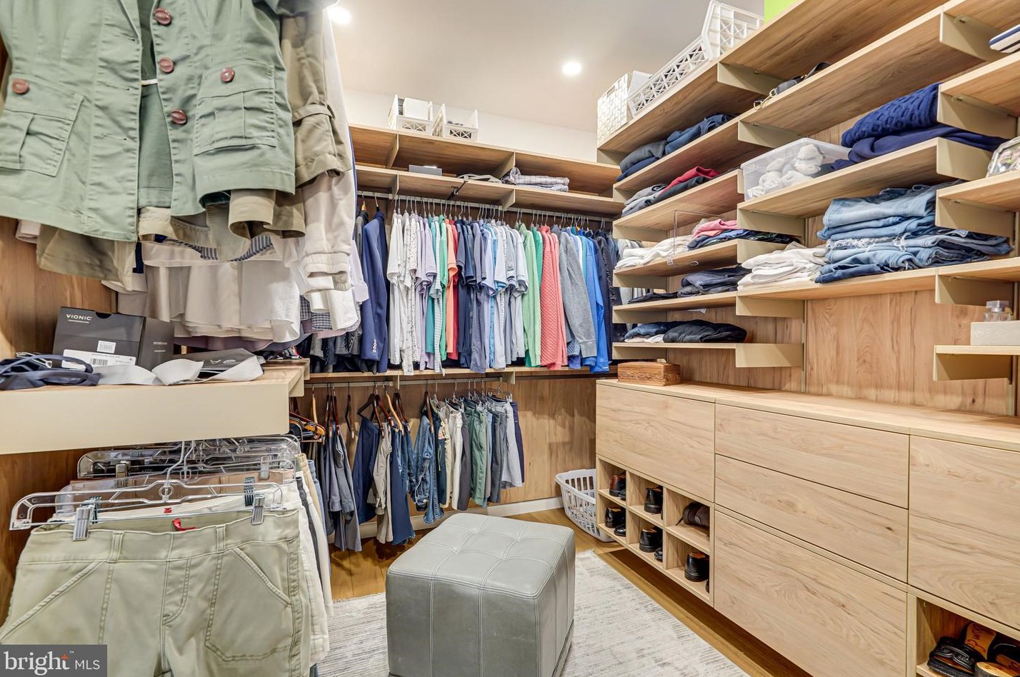 1405 Buena Vista Ave, Mc Lean VA  22101-3511 exterior