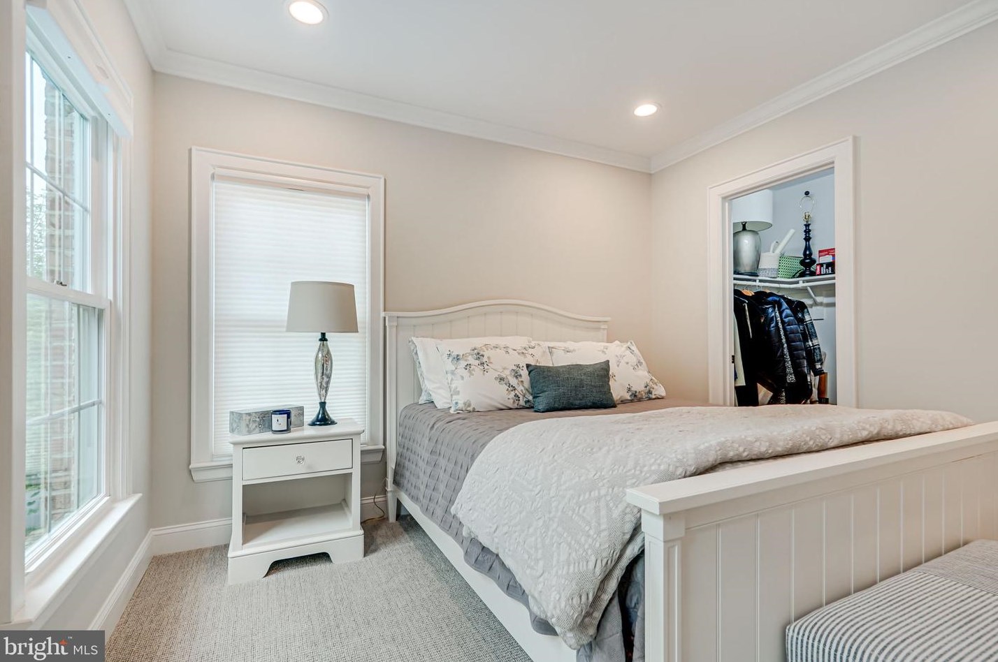 1405 Buena Vista Ave, Mc Lean VA  22101-3511 exterior