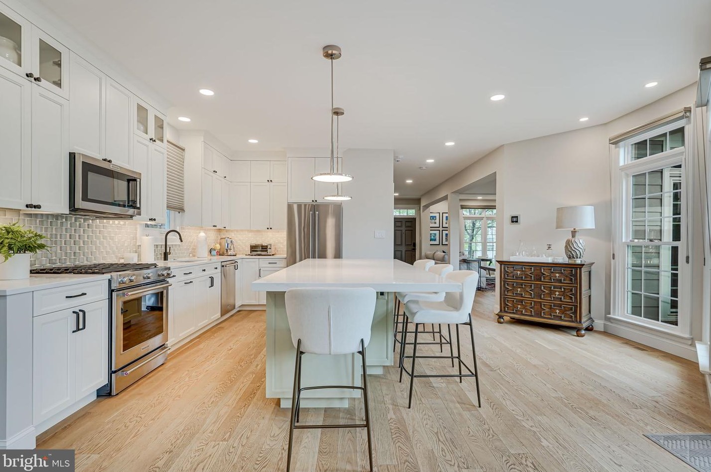 1405 Buena Vista Ave, Mc Lean VA  22101-3511 exterior