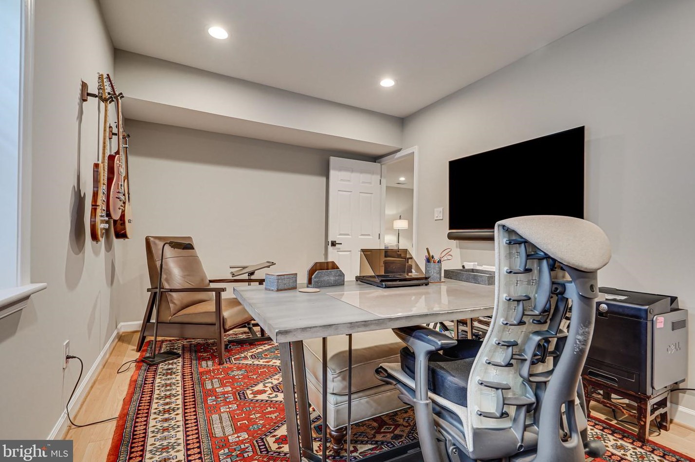 1405 Buena Vista Ave, Mc Lean VA  22101-3511 exterior