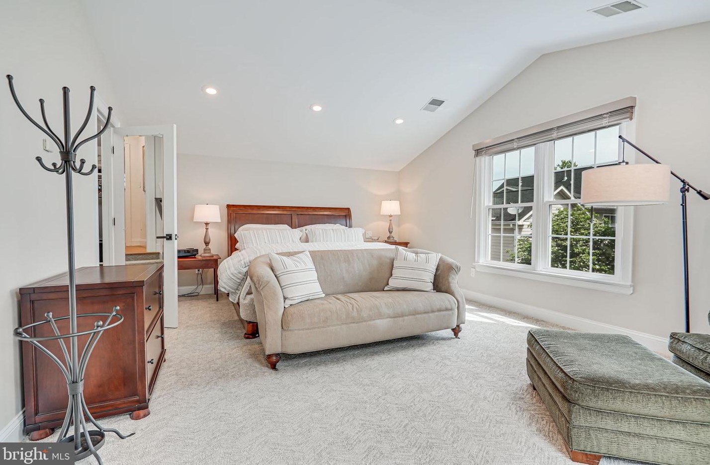 1405 Buena Vista Ave, Mc Lean VA  22101-3511 exterior