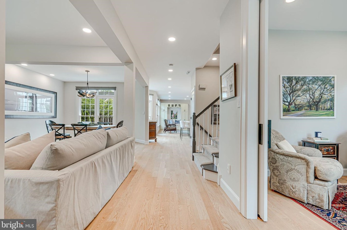 1405 Buena Vista Ave, Mc Lean VA  22101-3511 exterior