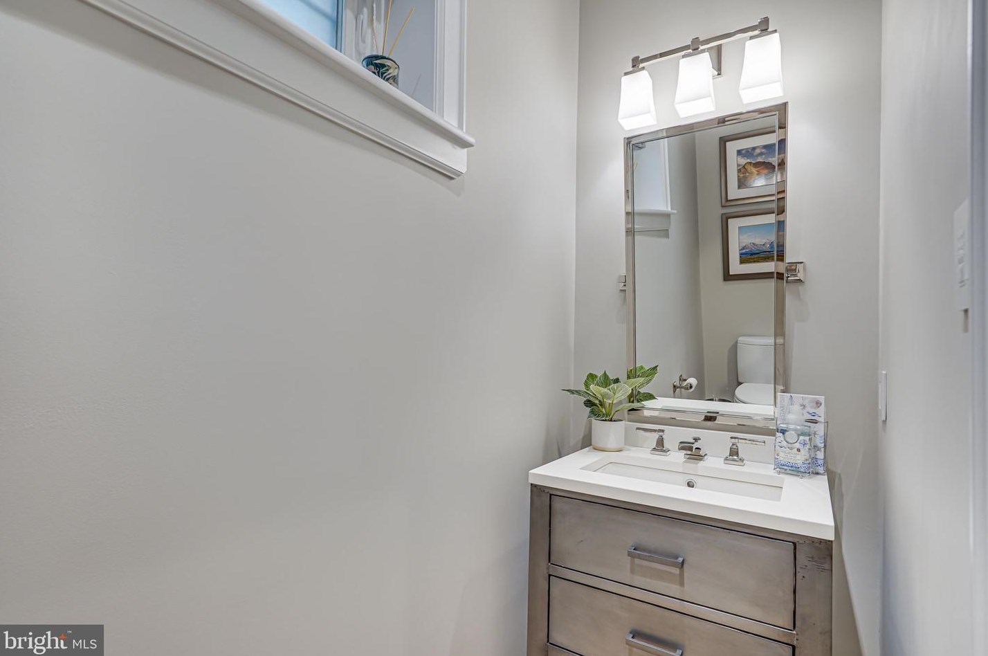 1405 Buena Vista Ave, Mc Lean VA  22101-3511 exterior