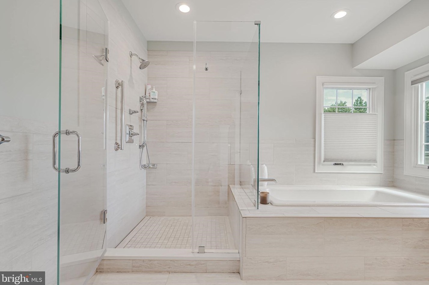 1405 Buena Vista Ave, Mc Lean VA  22101-3511 exterior