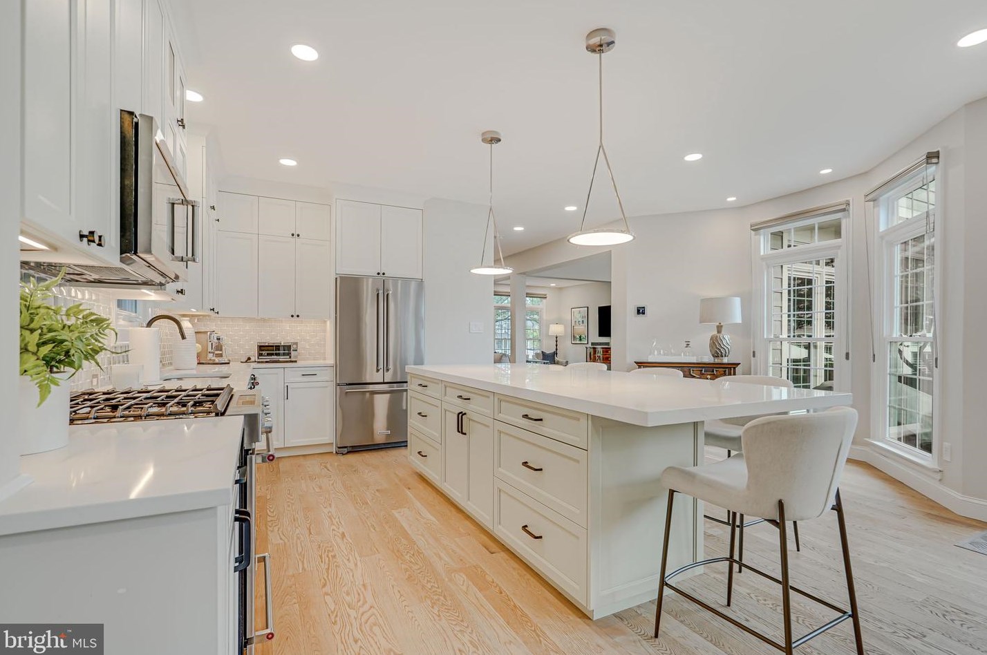 1405 Buena Vista Ave, Mc Lean VA  22101-3511 exterior