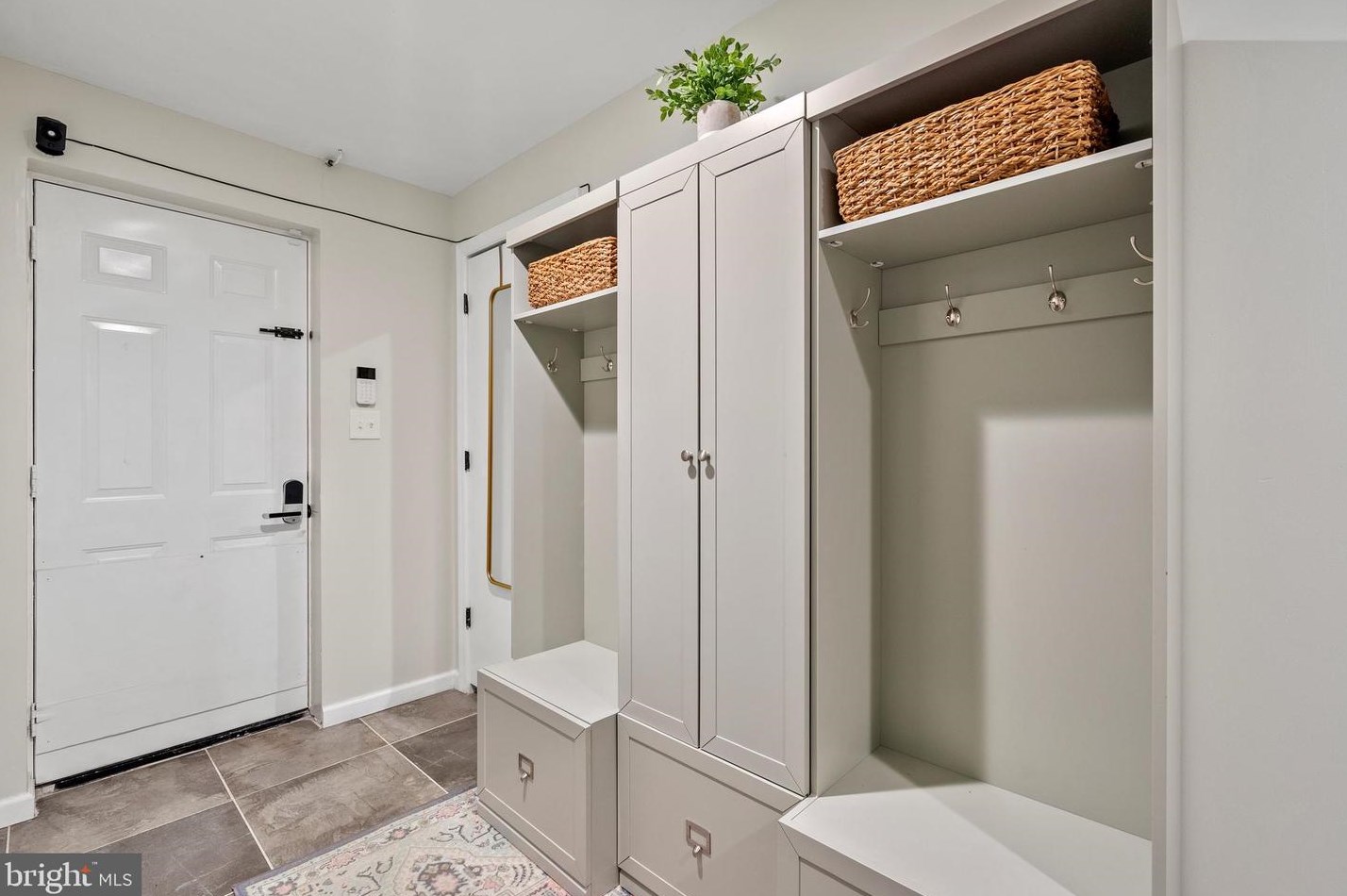 738 Ellsworth, Great Falls VA 22066-2929 exterior