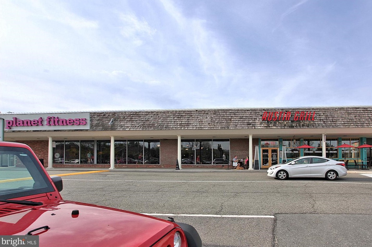 7601 Woodstown Dr, Springfield VA  22153-3532 exterior