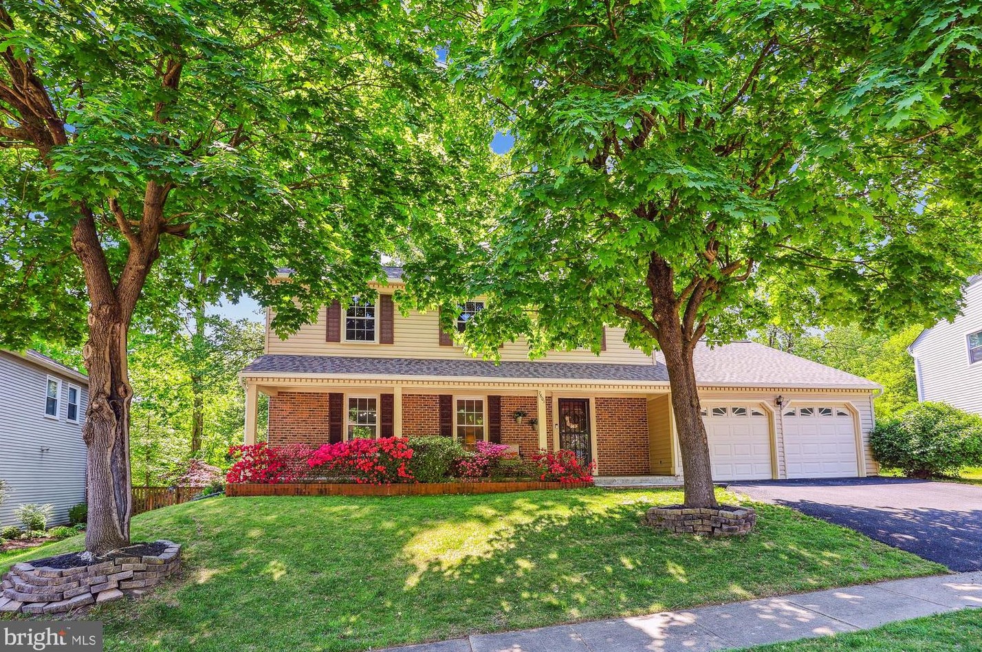 7601 Woodstown Dr, Springfield VA  22153-3532 exterior