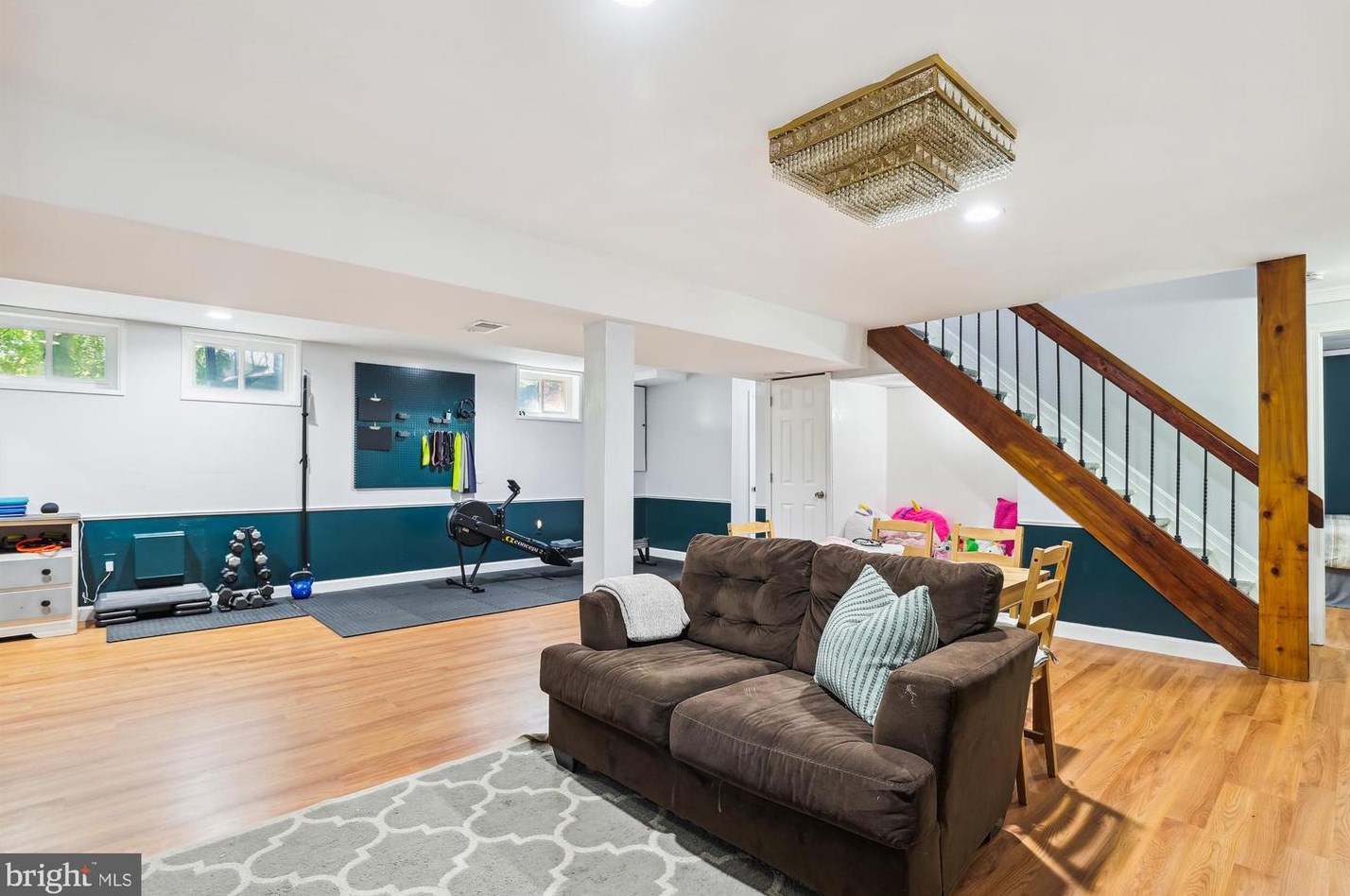7601 Woodstown Dr, Springfield VA  22153-3532 exterior
