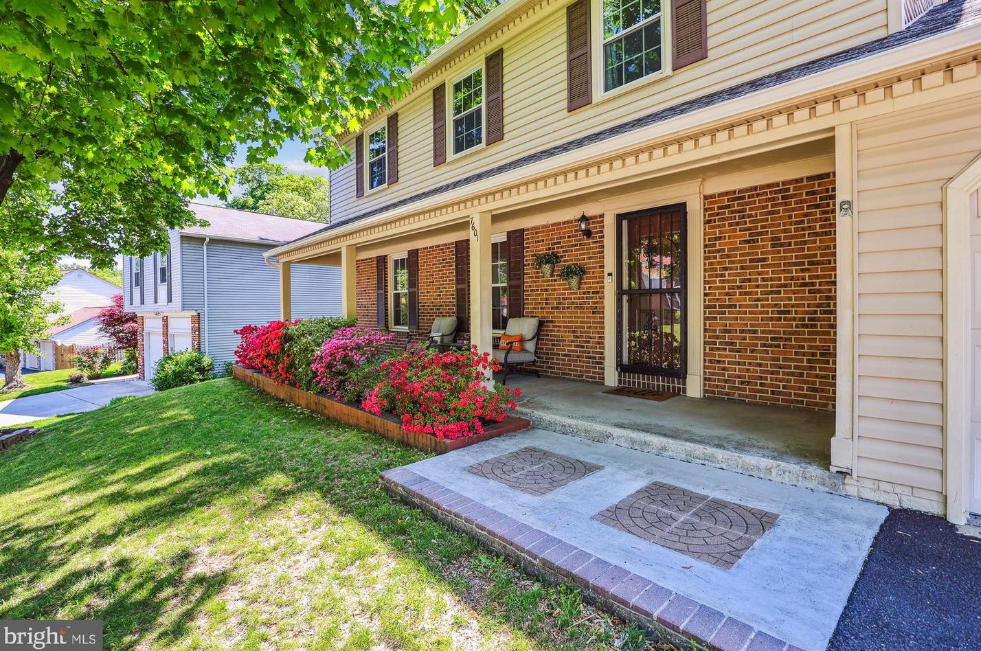 7601 Woodstown Dr, Springfield VA  22153-3532 exterior